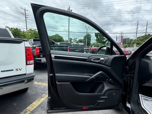 Used 2012 Porsche Cayenne S image 12