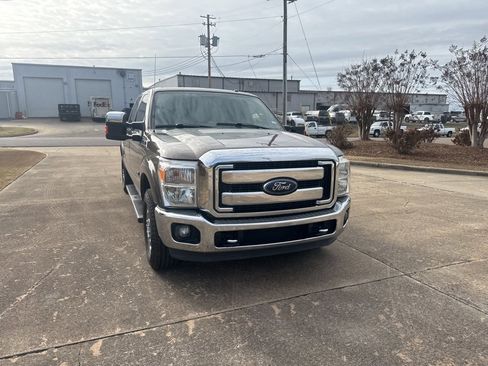 Used 2015 Ford F250 Lariat w/ Lariat Ultimate Package image 2