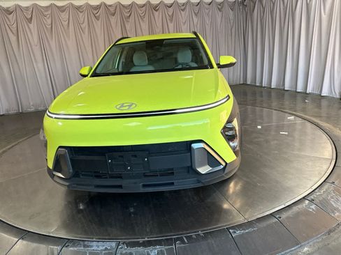 Used 2024 Hyundai Kona SEL AWD/4WD image 2