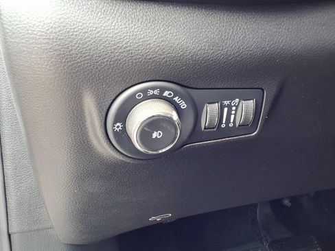 Used 2025 Jeep Compass Trailhawk w/ Trailhawk Elite Group AWD/4WD image 19
