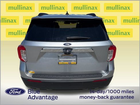 Used 2023 Ford Explorer XLT RWD image 2
