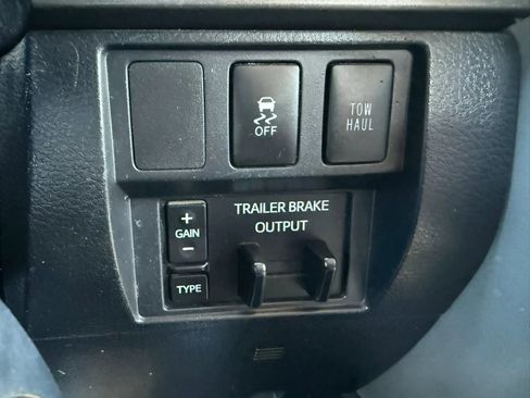 Used 2017 Toyota Tundra SR5 RWD image 32