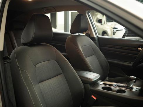 Used 2019 Nissan Altima 2.5 S FWD image 16