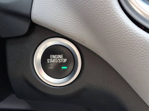 Used 2022 Chevrolet Equinox LS AWD/4WD image 24
