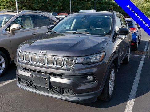 Used 2022 Jeep Compass Latitude AWD/4WD image 1