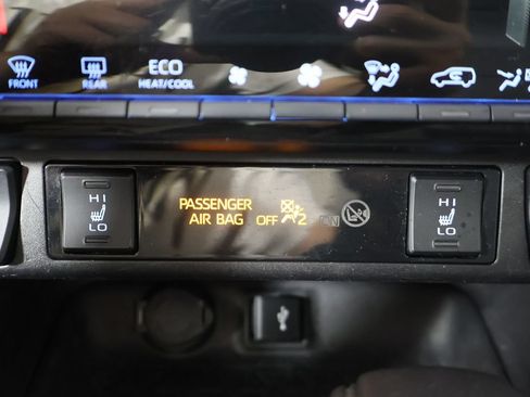 Used 2021 Toyota RAV4 XLE w/ Convenience Package AWD/4WD image 46
