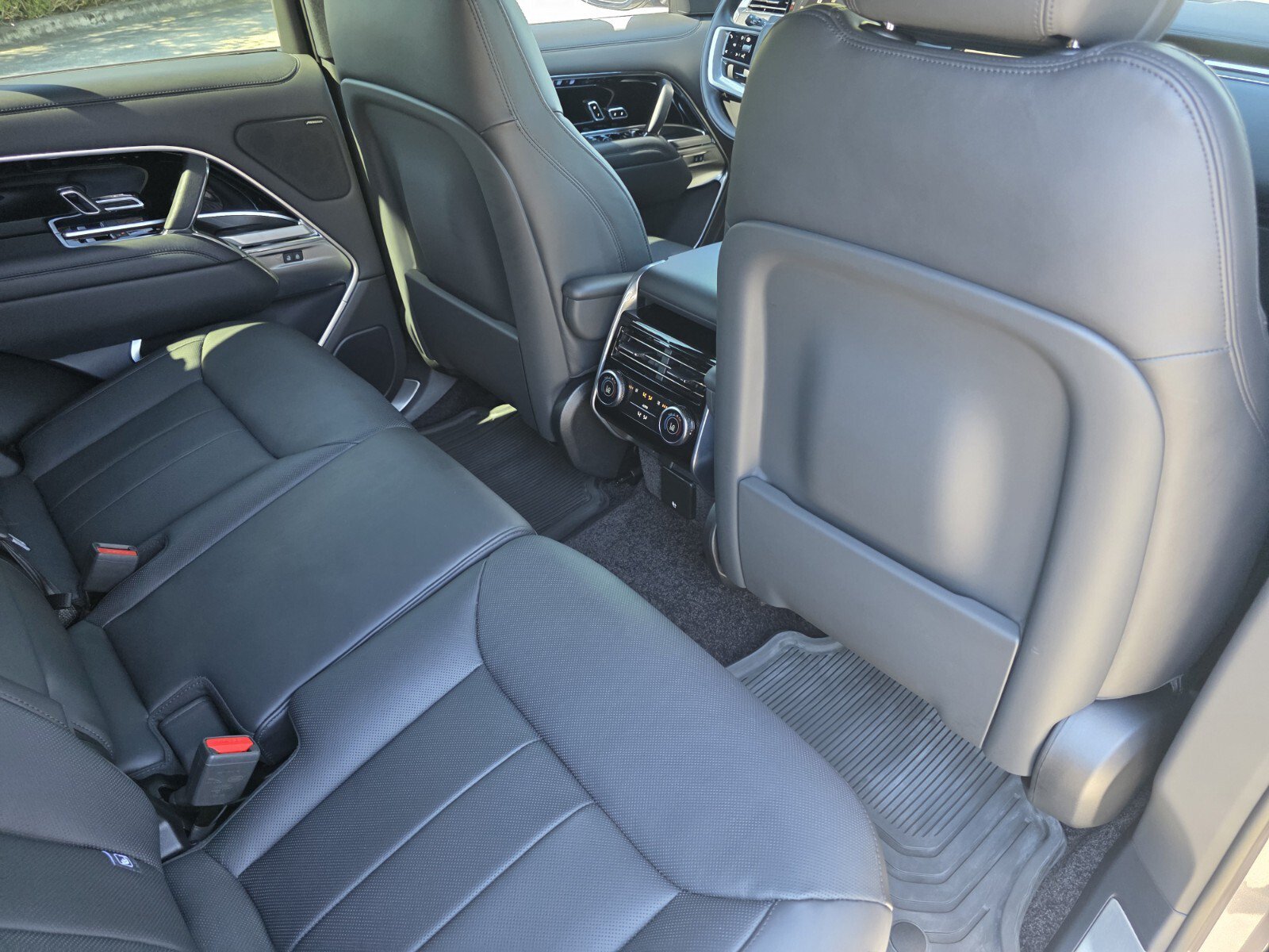 Used 2024 Land Rover Range Rover SE AWD/4WD image 24