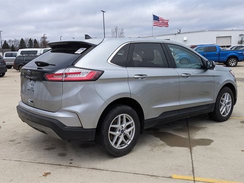 Certified 2022 Ford Edge SEL w/ Convenience Package image 3