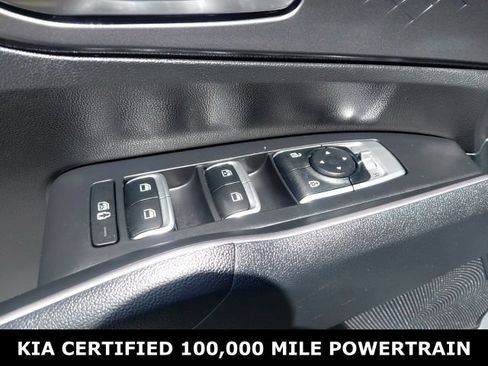 Used 2023 Kia Sorento LX FWD image 18