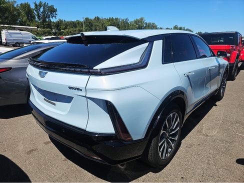 Used 2024 Cadillac Lyriq Sport AWD/4WD image 4