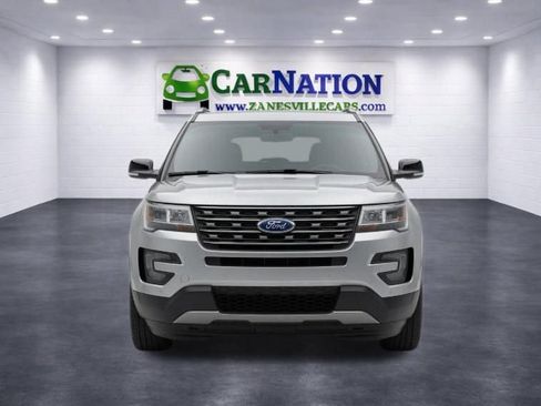 Used 2016 Ford Explorer XLT w/ Equipment Group 202A AWD/4WD image 2