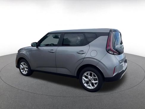 Used 2025 Kia Soul LX w/ LX Technology Package FWD image 10