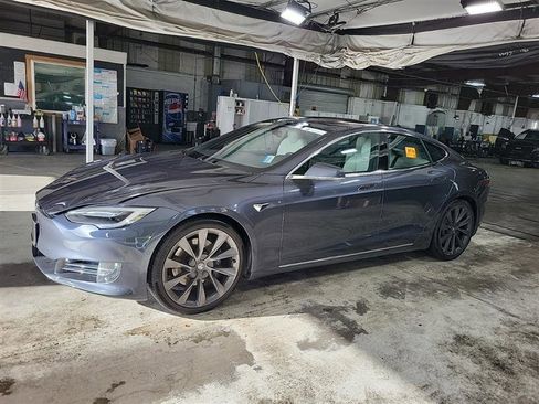 Used 2021 Tesla Model S Long Range Plus image 4