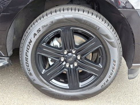 Certified 2021 Ford Expedition XLT image 8