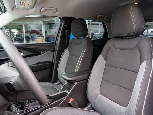 Used 2021 Chevrolet TrailBlazer LS w/ LPO, Blackout Package FWD image 22