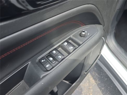 Used 2024 Jeep Compass Trailhawk AWD/4WD image 19