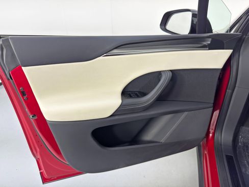 Used 2022 Tesla Model X Plaid image 47