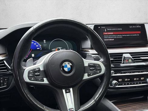 Used 2019 BMW M550i xDrive image 13