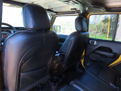 Used 2019 Jeep Wrangler Unlimited Sahara AWD/4WD image 24