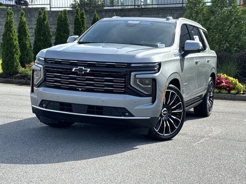 Used 2025 Chevrolet Tahoe High Country AWD/4WD image 5