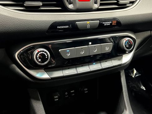 Used 2019 Hyundai Elantra GT FWD image 24