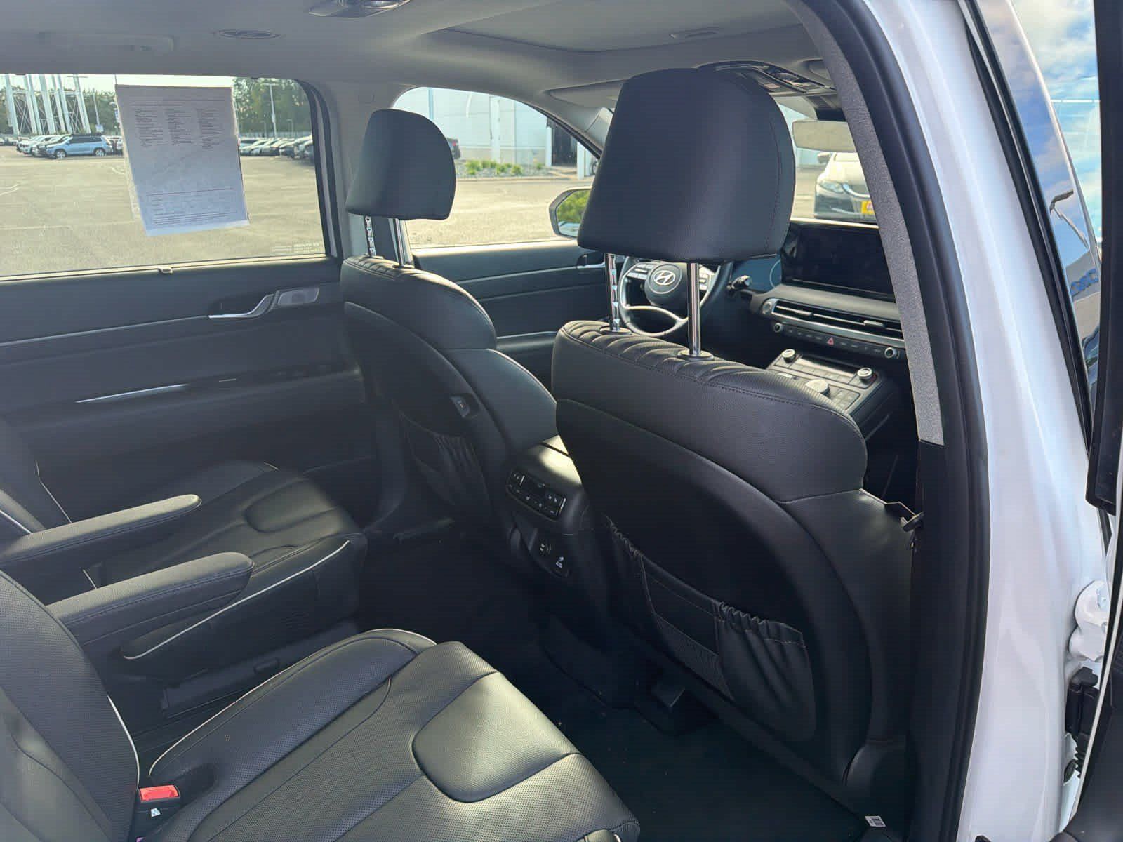 Used 2024 Hyundai Palisade Limited AWD/4WD image 8