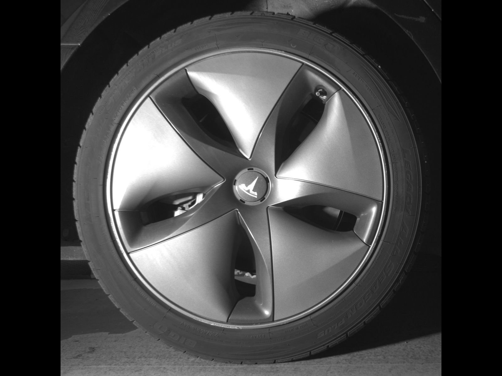 Used 2018 Tesla Model 3 Long Range RWD image 12