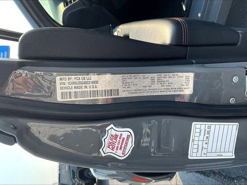 Used 2025 Dodge Durango GT image 33