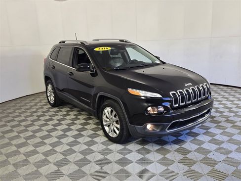 Used 2016 Jeep Cherokee Limited image 2