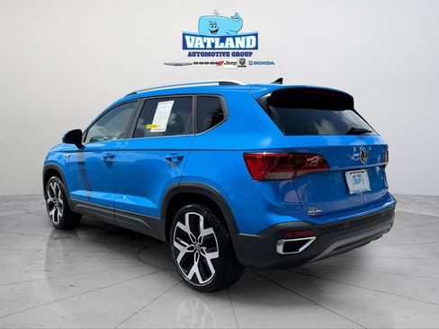 Used 2023 Volkswagen Taos SEL image 3