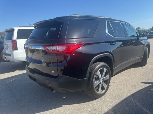 Used 2019 Chevrolet Traverse LT w/ LT Premium Package FWD image 3
