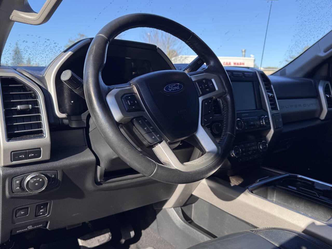 Used 2020 Ford F350 Lariat w/ Lariat Ultimate Package AWD/4WD image 4