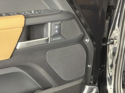 New 2026 Land Rover Defender 110 S image 22