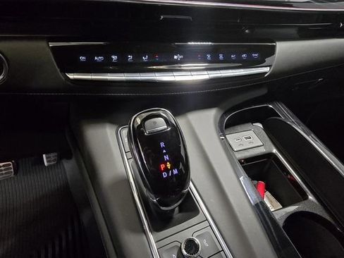 Used 2023 Cadillac Escalade V w/ LPO, ONYX Package AWD/4WD image 26
