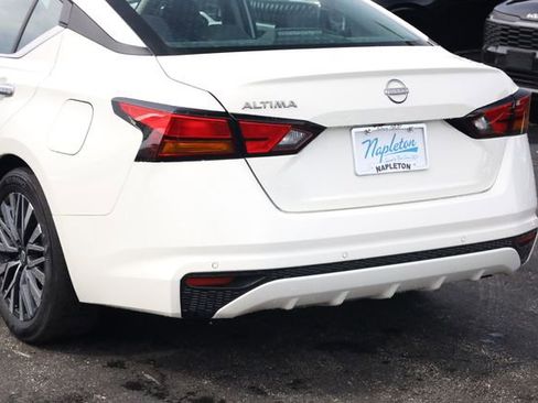 Used 2025 Nissan Altima 2.5 SV FWD image 7
