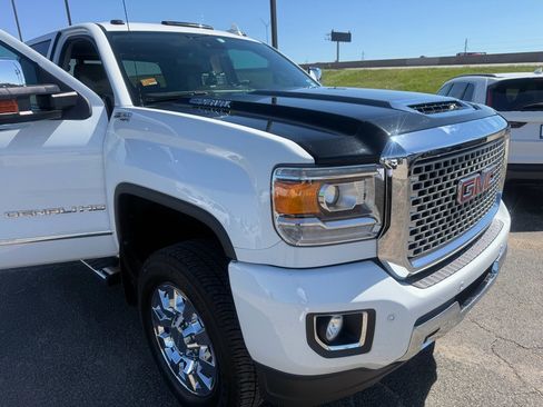 Used 2015 GMC Sierra 2500 Denali w/ Duramax Plus Package AWD/4WD image 1