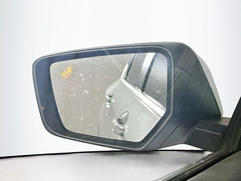 Used 2015 Chevrolet Impala LTZ FWD image 16