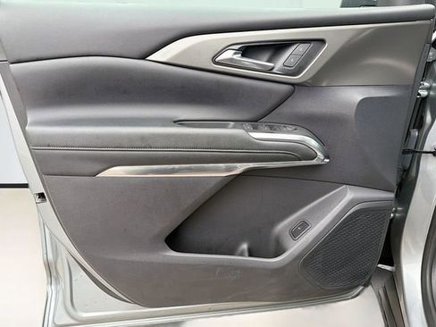 Used 2024 Chevrolet Traverse LT image 22