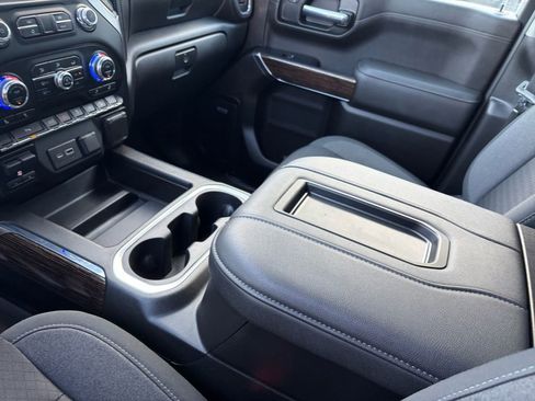 Used 2022 GMC Sierra 1500 Elevation image 17