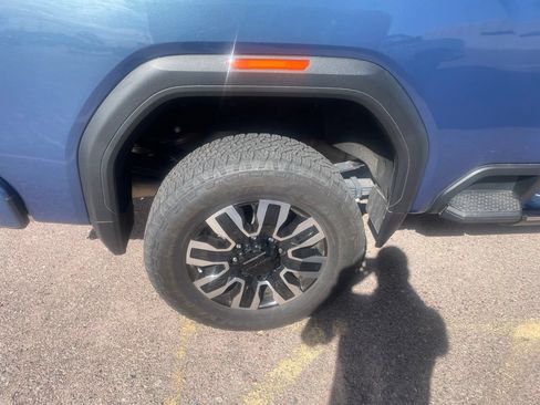 Used 2025 GMC Sierra 3500 Denali Ultimate AWD/4WD image 3