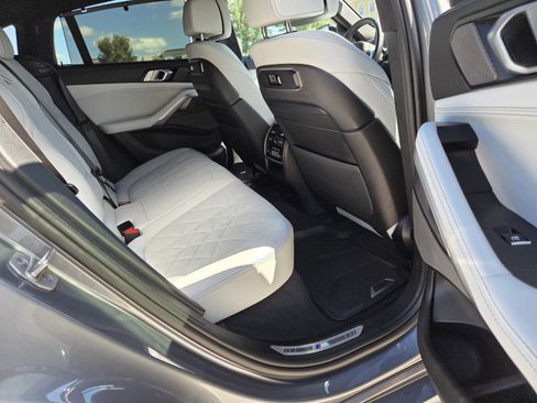 Used 2025 BMW X6 xDrive40i w/ Executive Package image 5