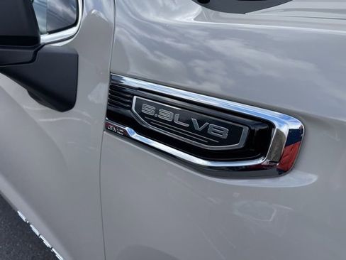 New 2026 GMC Sierra 1500 SLE image 4