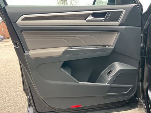 Used 2023 Volkswagen Atlas SE image 11