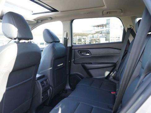 Used 2022 Nissan Rogue SL FWD image 18
