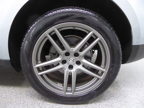 Used 2021 Porsche Macan S AWD/4WD image 34