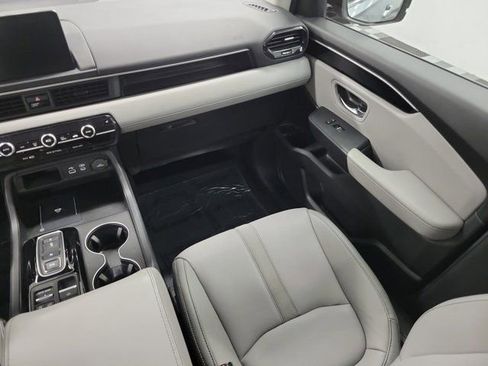 Certified 2025 Honda Pilot EX-L image 15