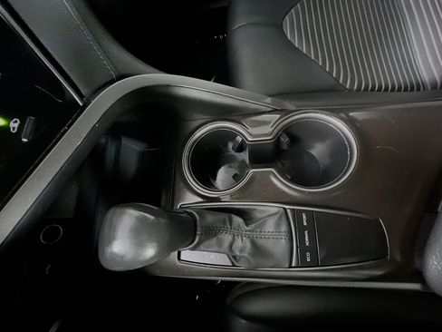 Used 2023 Toyota Camry SE FWD image 24