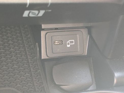 Used 2023 Mercedes-Benz E 450 Cabriolet image 10