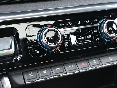 New 2026 GMC Sierra 2500 Denali w/ Denali Reserve Package image 24