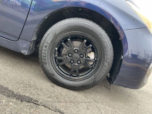 Used 2012 Toyota Prius Two image 11